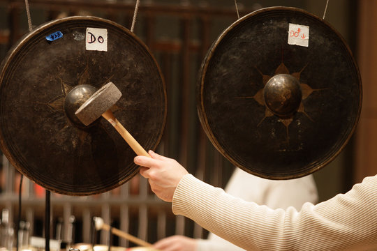 Instrument &agrave; percussion
