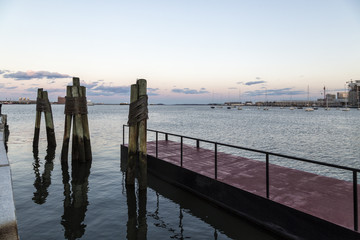 Fototapeta premium Sunset in the Boston Harbor