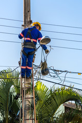 Trabalhador de redes elétricas.