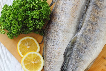 Raw fish with spices and lemon