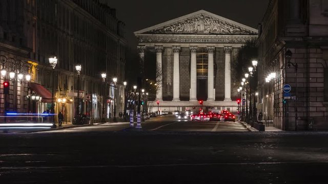 Time lapse de la ville de Paris depuis une avenue