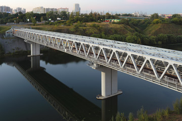 Мякининский (Митинский) метромост в сумерках