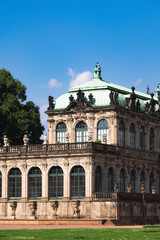 Fototapeta na wymiar Gebäude im Zwinger in Dresden