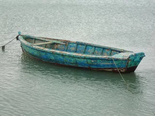 Altes Fischerboot im Wasser © Patrick
