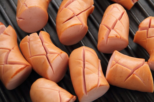 S&uuml;ck Fleischwurst auf dem Grill
