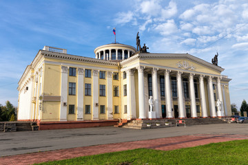 Fototapeta na wymiar Palace of culture of metallurgists