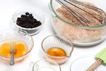 Wheat bran muffins preparation : Mixing ingredients to prepare integral wheat bran muffins