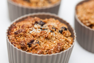 Wheat bran muffins preparation : Baked wheat bran muffins in a silicone baking cup