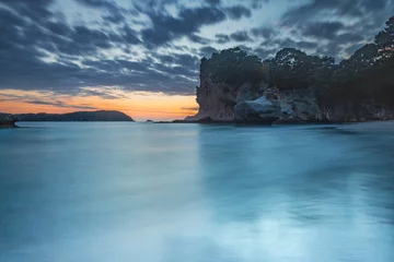 Plexiglas foto achterwand Long exposure of sunrise at Cathedral Cove, Coromandel, New Zealand © andycox67