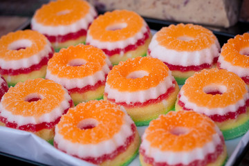 Kolorowe, apetyczne ciastka. Galaretki w cukrze, Wyroby cukiernicze, Słodki stół.