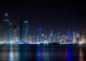 Fototapeta na wymiar Dubai Marina at Night 