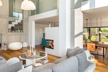 Offen Wohnen mit Beton und Holz