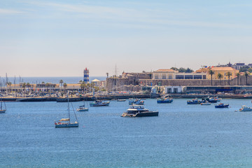 Litoral bonito de Cascais - muito popular destino tur&iacute;stico perto de Lisboa, Portugal