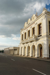 Obraz premium CIENFUEGOS, CUBA - DECEMBER 31, 2016: Central park view.
