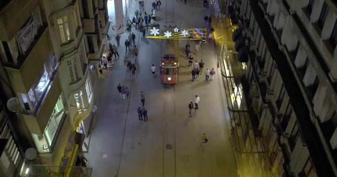 istanbul taksim istiklal caddesi