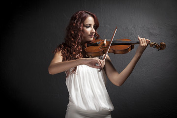 Violinist woman