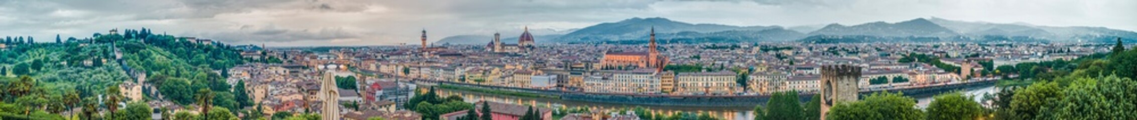 Fototapeta na wymiar general view of Florence, Italy
