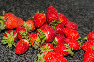 viele Erdbeeren
