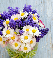 Alles Liebe, Frühlingsgruß, Überraschung, Geschenk: Gänseblümchen-Strauß mit...