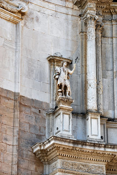 Detalle estatuas catedral de cadiz