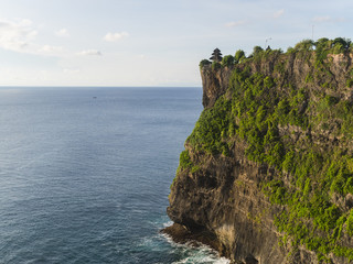 Naklejka premium Sunset at uluwatu temple in southern Bali
