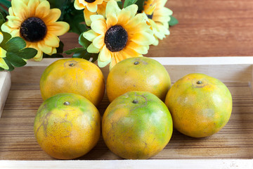 fruit orange in wooden tray