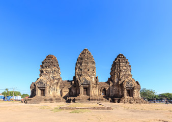 Naklejka premium Phra Prang Sam Yod or three top stupa at Lopburi, Thailand