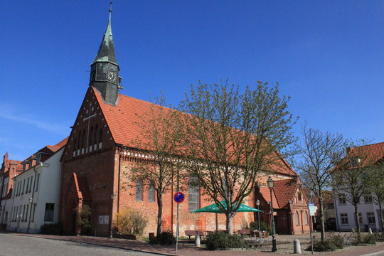 Stadtkirche am Markt der mecklenburgischen Kleinstadt Krakow am See