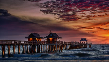 Fotobehang Zonsondergang in Florida op de pier van Napels © stephen