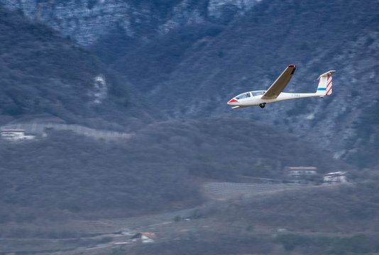 aliante in atterraggio