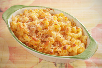 American mac and cheese pasta