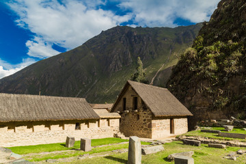 Fototapeta na wymiar Casa Inca en Ollantaytambo Valle Sagrado 