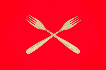 crossed fork