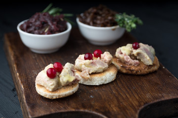 Foie gras on sandwiches and red onion marmalade