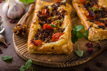 Puff pastry vegetarian pizza