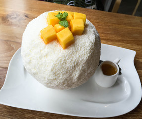 Shaved ice with milk and mango