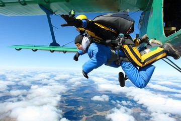 Tandem skydiving