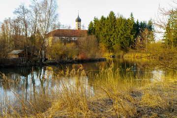 D, Bayern, Bayerisch-Schwaben, Kirche des Kloster Oberschönenfeld in warmes Herbstlicht getaucht