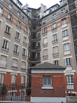 Vieil immeuble parisien