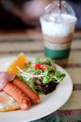Breakfast low carb high fat breakfast
