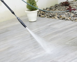 lavage d'une terrasse au nettoyeur haute pression