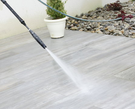 lavage d'une terrasse au nettoyeur haute pression