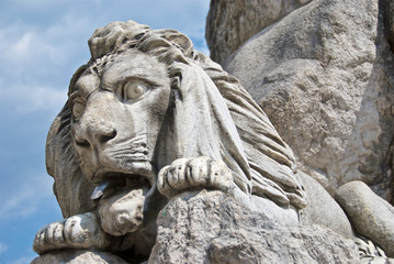Fototapeta na wymiar Scultura raffigurante una testa di leone