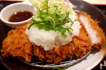 ロースカツ