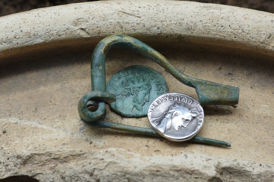 R&ouml;mische Fibeln, Schl&uuml;ssel und Funde