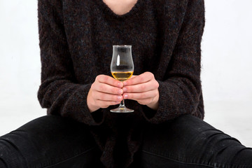 Teenager mit Whisky