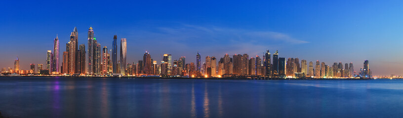 Fototapeta na wymiar Dubai panorama skyline 9