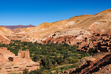 Marokko - Fahrt durch den Hohen Atlas von Ait Ben Haddou nach Marrakesch