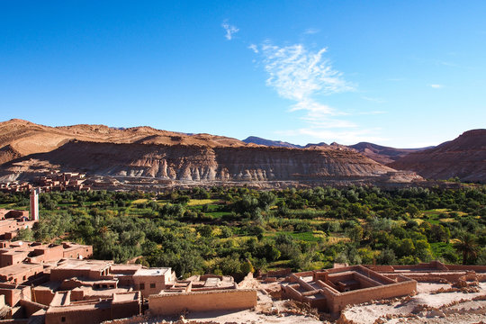 Marokko - Fahrt durch den Hohen Atlas von Ait Ben Haddou nach Marrakesch