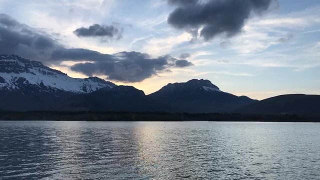 bulutlar,g&ouml;ky&uuml;z&uuml; ve g&uuml;nbatımı